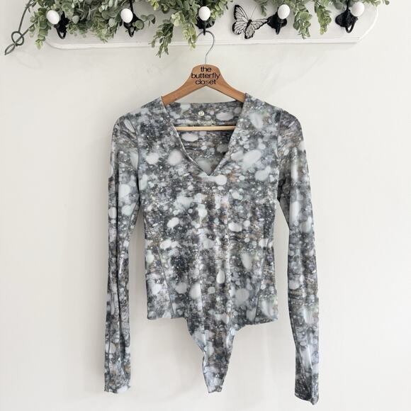 lululemon lab V-Neck Long Sleeve Bodysuit Spotted TS - Picture 1 of 5